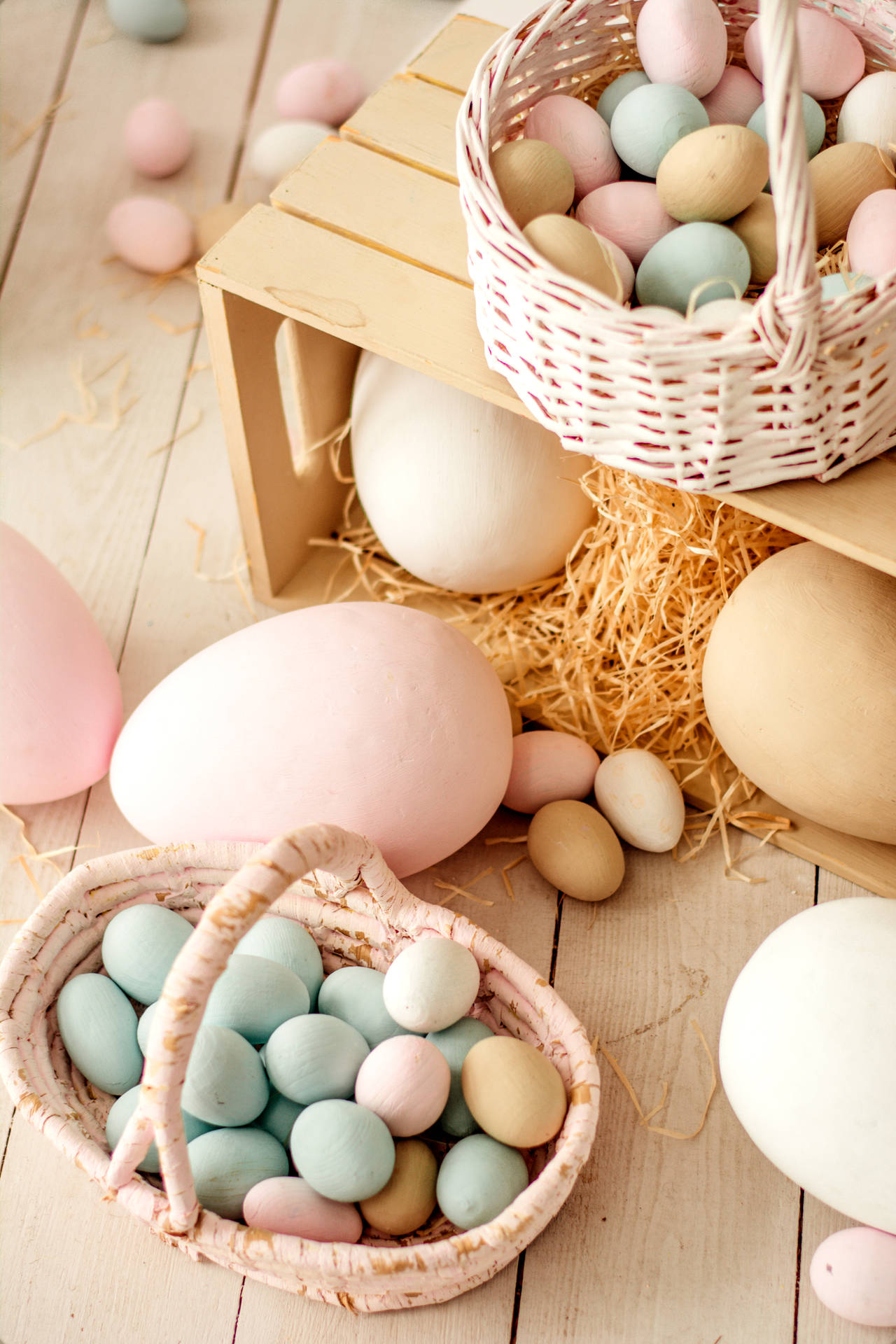 Free Easter Backgrounds: Chic Wallpapers for All Your Devices